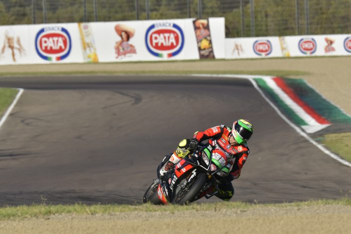 ELF CIV. Savadori (SBK) e Perez Selfa (Moto3) trionfano a Imola