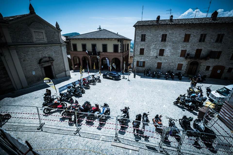 1000 Curve delle Marche